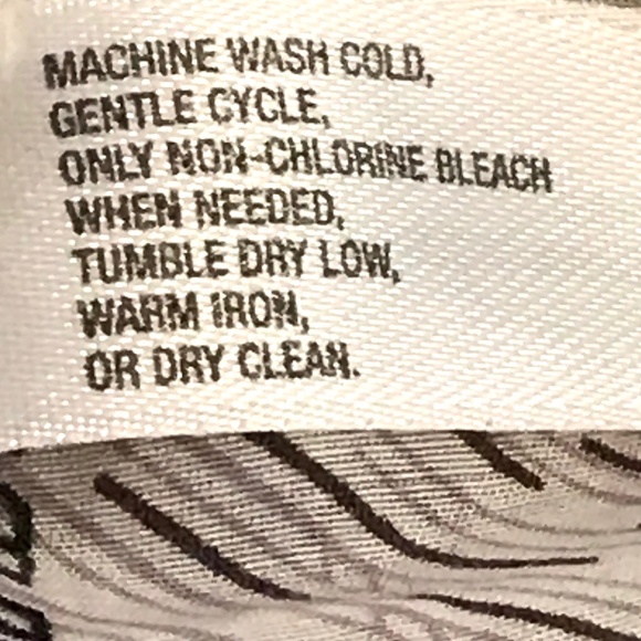 Silk Pull Over Blouse. Beautiful Pintucked Details. Elegant. The Gap. Small - Picture 7 of 10